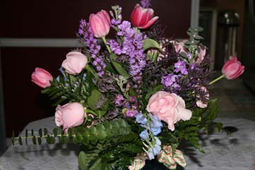 val_flowers_arrangement.jpg